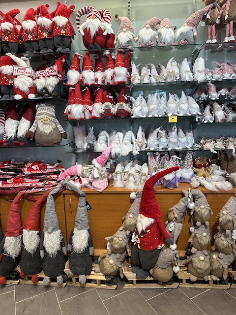 tienda santa claus holiday village