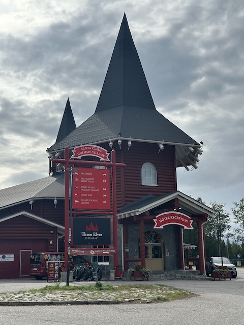 santa claus holiday village hotel